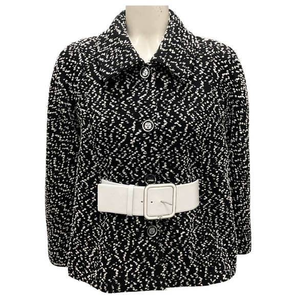 CHANEL BLACK / WHITE 2019 LA PAUSA CC BUTTON WOOL TWEED BELTED JACKET - Picture 1 of 9